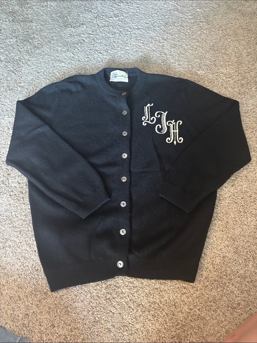 True vintage from late 50s to early 60s 100% virgin cashmere cardigan sweater